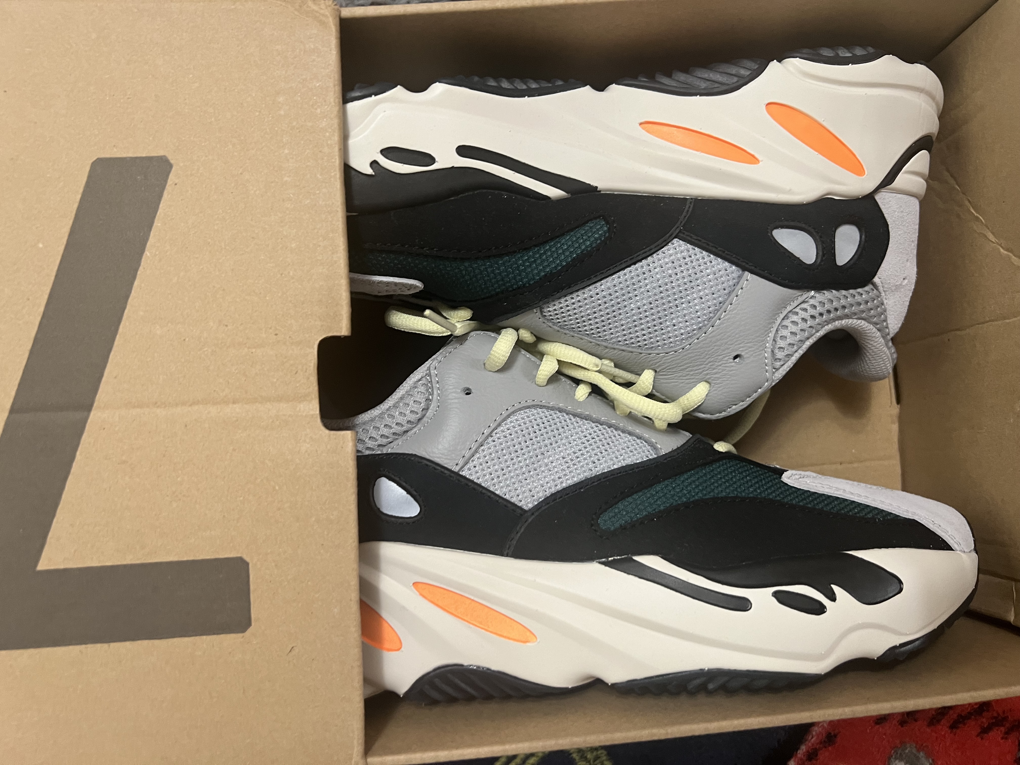 Yeezy Boost 700 OG“Wave Runner” B75571 review 0
