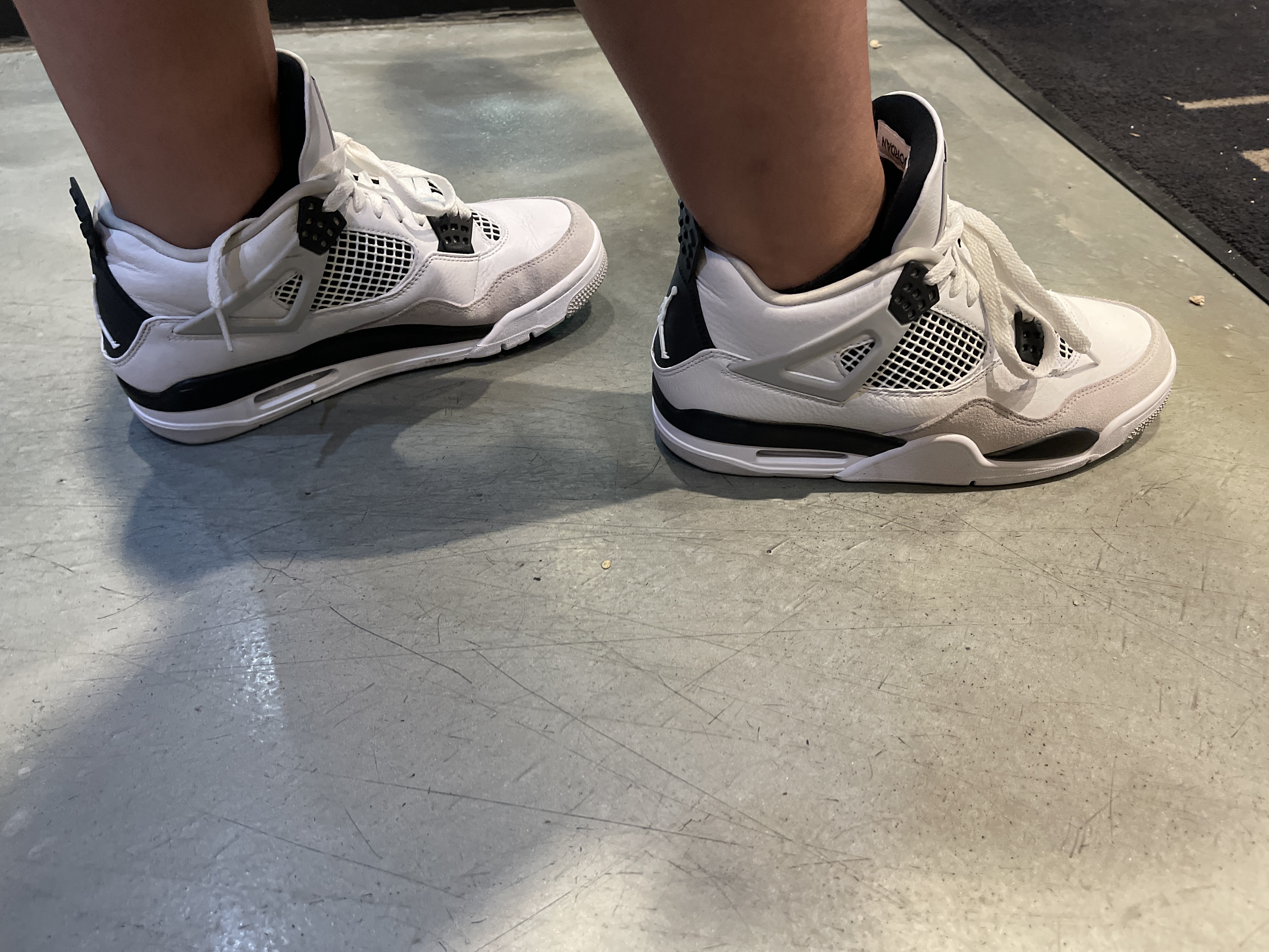 Air Jordan 4 Retro Military Black DH6927-111(Top Quality) review Ángel 04