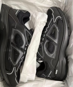 Dior B30 Triple Black 3SN279ZRF_H900 (Reflective) review Wreford Mcintyre