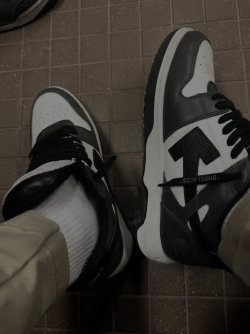 OFF-WHITE Out Of Office White Black White OMIA189C99LEA0011004 review Molly Grantham