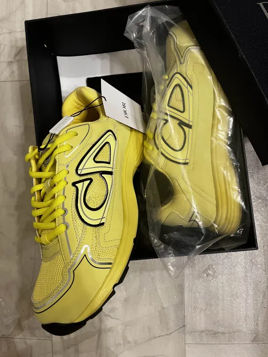Dior B30 Reflective Yellow 3SN279ZRD_H200 review Solomon Edith