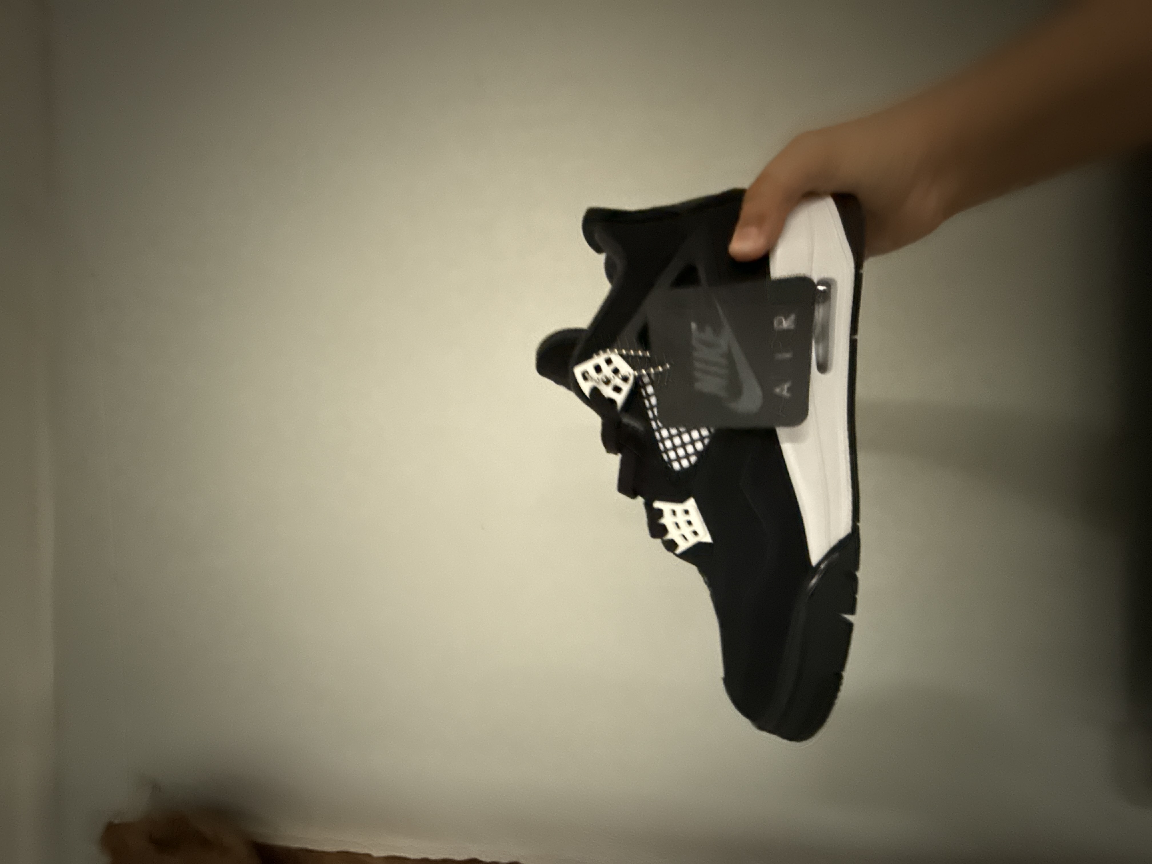 Air Jordan 4 Retro White Thunder FQ8138-001(Top Quality) review Hosam obaid 02