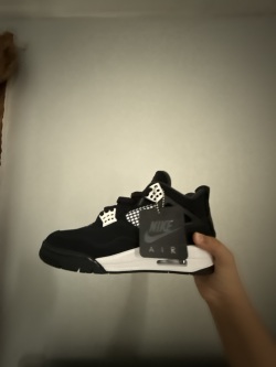 Air Jordan 4 Retro White Thunder FQ8138-001 review Hosam obaid 03