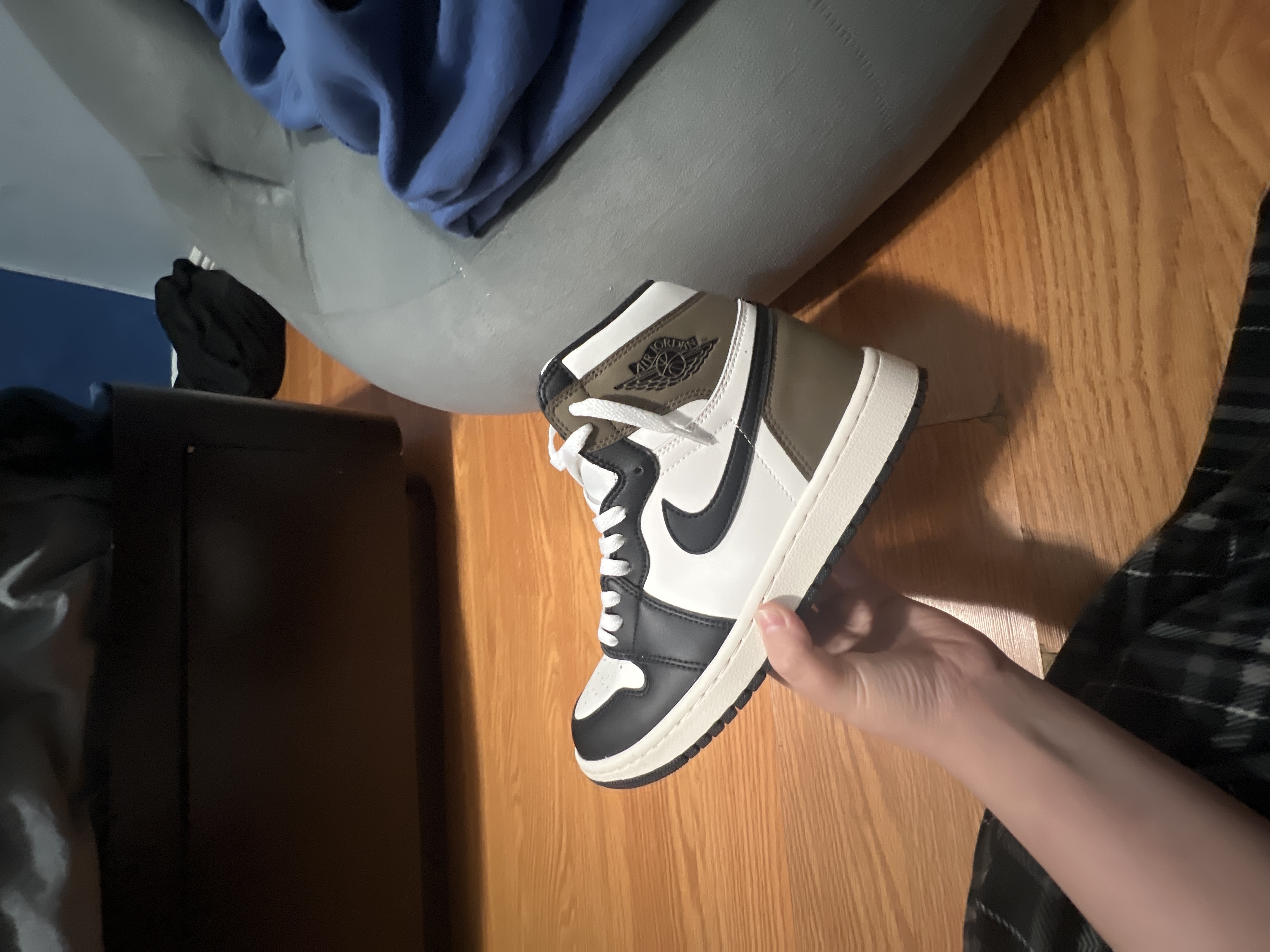 Air Jordan 1 Retro High OG 'Dark Mocha'  555088-105(GET) review Araon 01