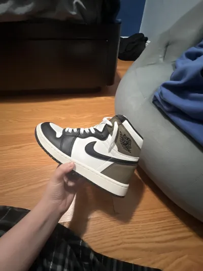 Air Jordan 1 Retro High OG 'Dark Mocha'  555088-105（GET） review Araon 01