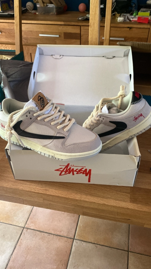 Stussy x Nike SB Dunk Low DD9776-068 reviewed by