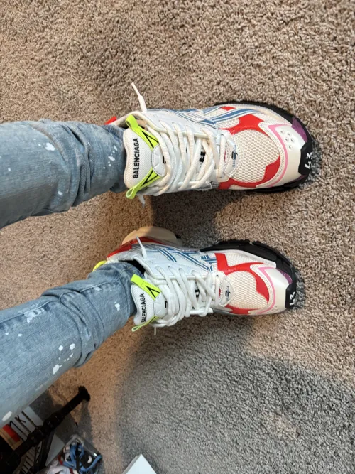 Balenciaga Runner White Blue Red 677402 W3RB6 9645 review 