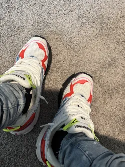 Balenciaga Runner White Blue Red 677402 W3RB6 9645 review Mrwalkemdownwitahardboiledegg 02