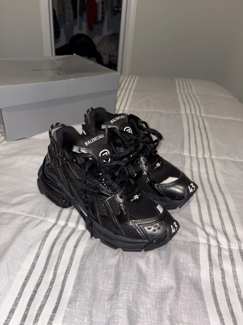 Balenciaga Runner Black 656065W3RA11000 review 