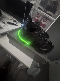 Balenciaga Track LED Black 555032 W1GB7 1000  review Yn 03