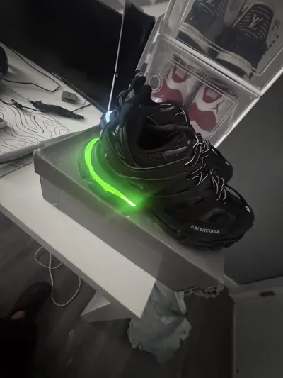 Balenciaga Track LED Black 555032 W1GB7 1000  review Yn 02
