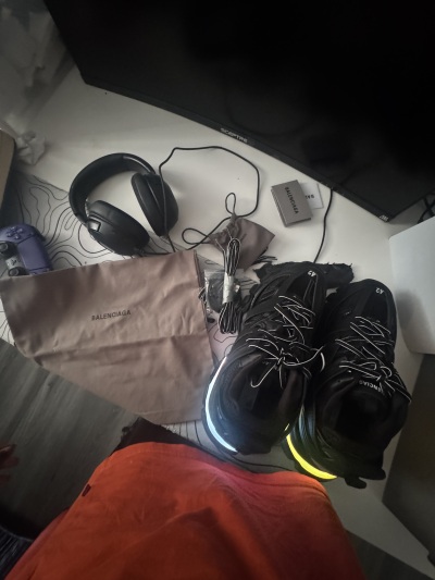 Balenciaga Track LED Black 555032 W1GB7 1000  review Yn 03