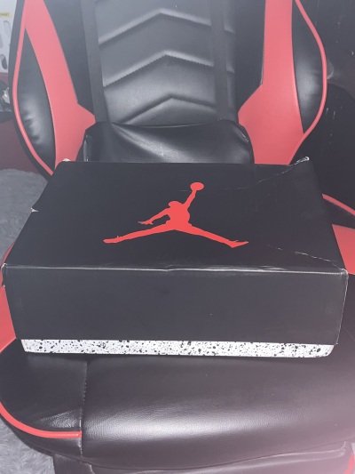 Air Jordan 5“Black Metallic Reimagined" HF3975-001 review Marcel Chambers 00