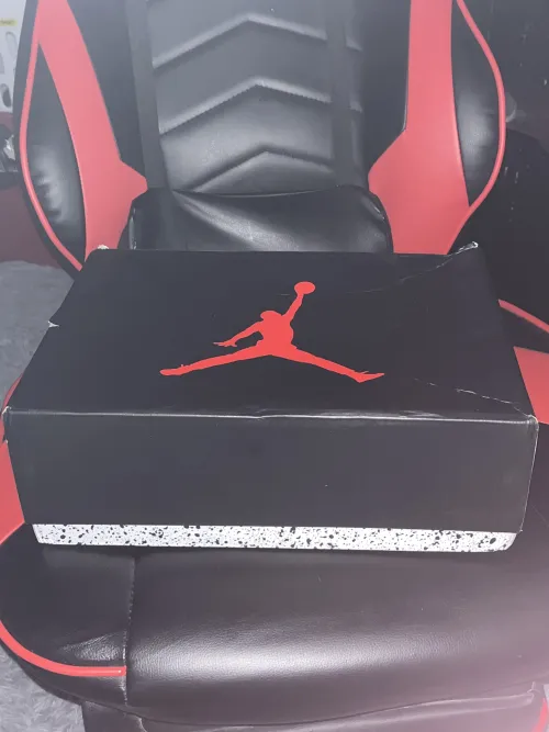 Air Jordan 5“Black Metallic Reimagined