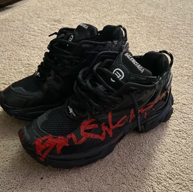 Balenciaga Runner Black And Red Characters 677402 W3RB1 0102 review Avery T 00