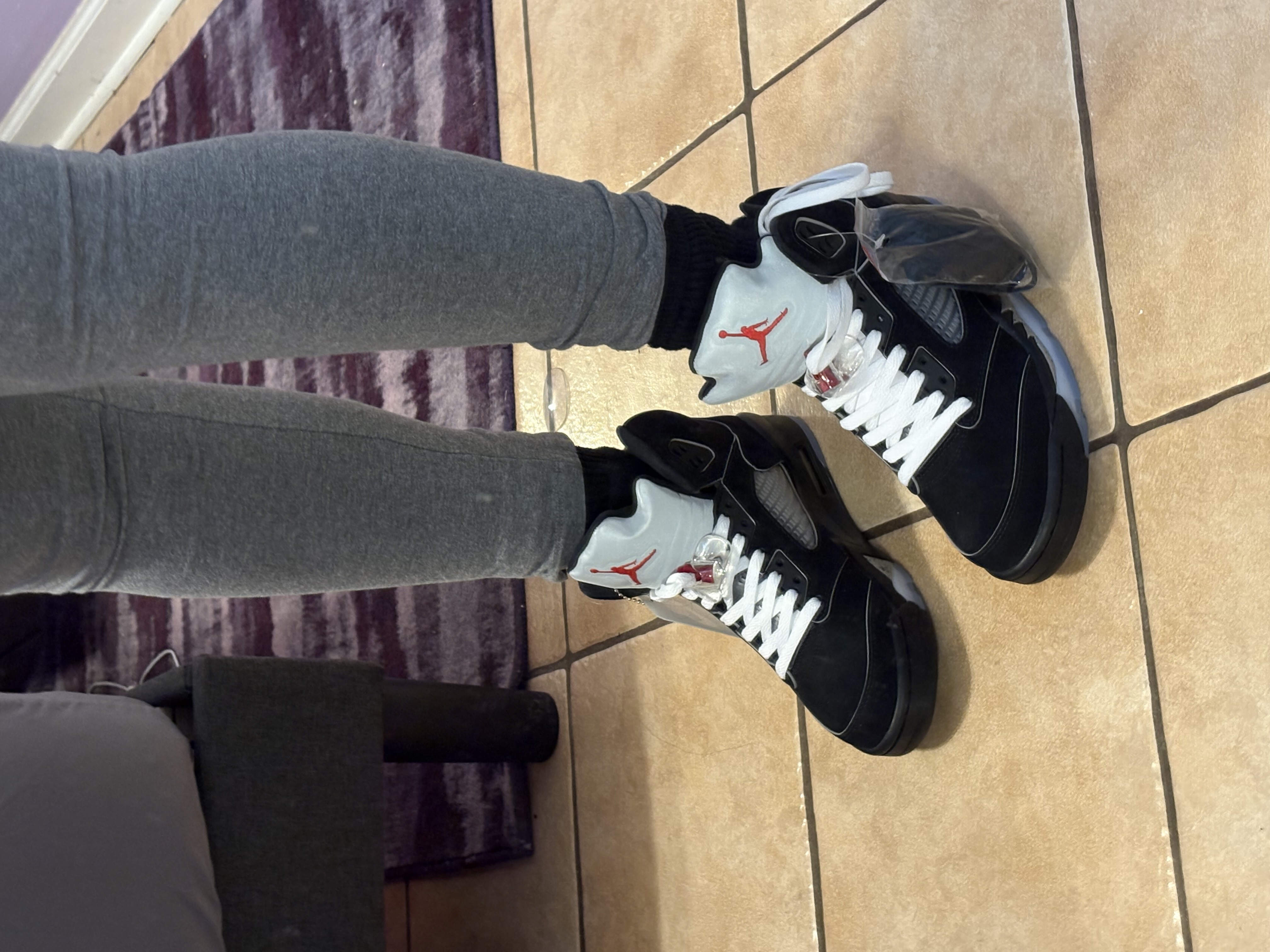 Air Jordan 5“Black Metallic Reimagined" HF3975-001 review . 01