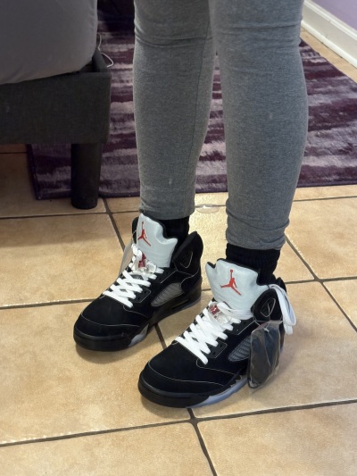 Air Jordan 5“Black Metallic Reimagined" HF3975-001 review . 01