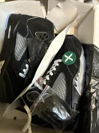 Air Jordan 5“Black Metallic Reimagined