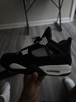 Air Jordan 4 Retro White Thunder FQ8138-001 review Bris 03