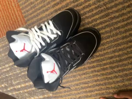 Air Jordan 5“Black Metallic Reimagined