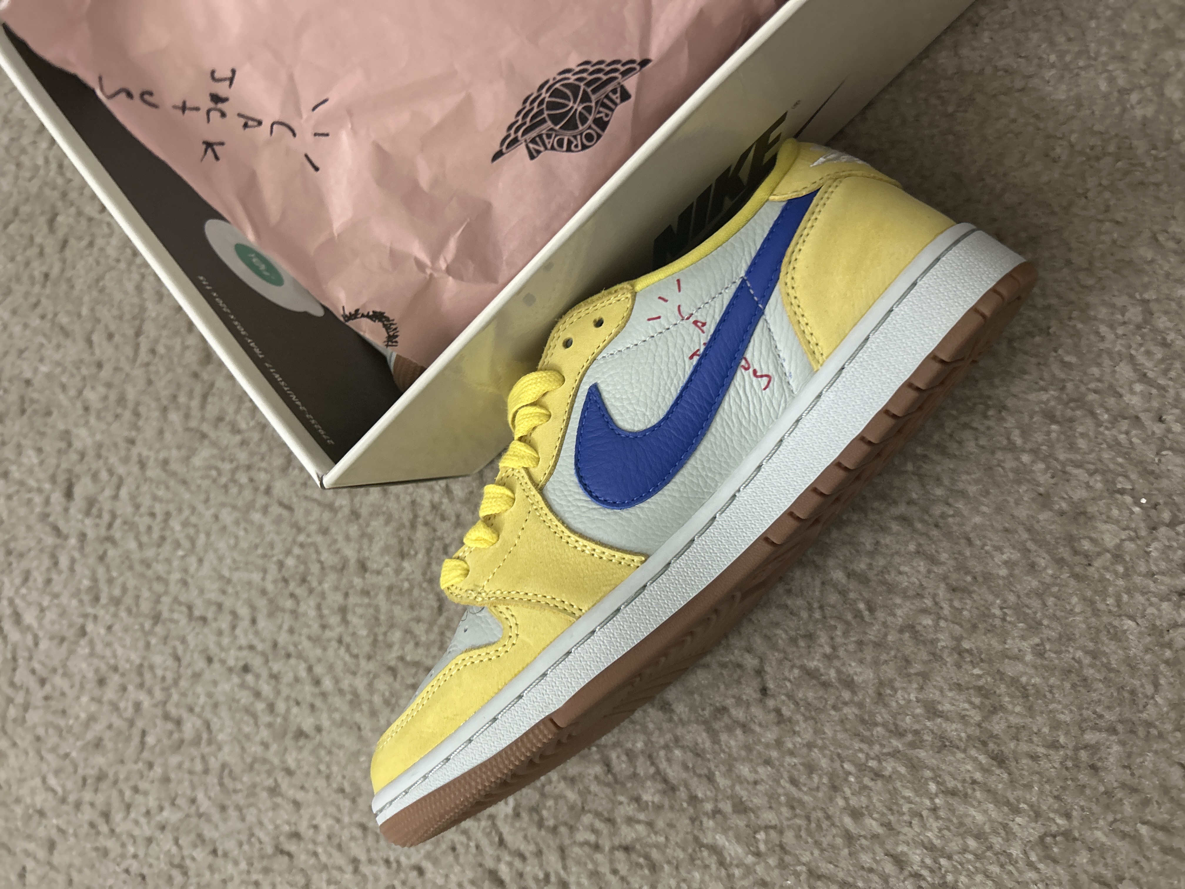 Travis Scott x Air Jordan 1 Low OG 'Canary' DZ4137-700 review Lia 01