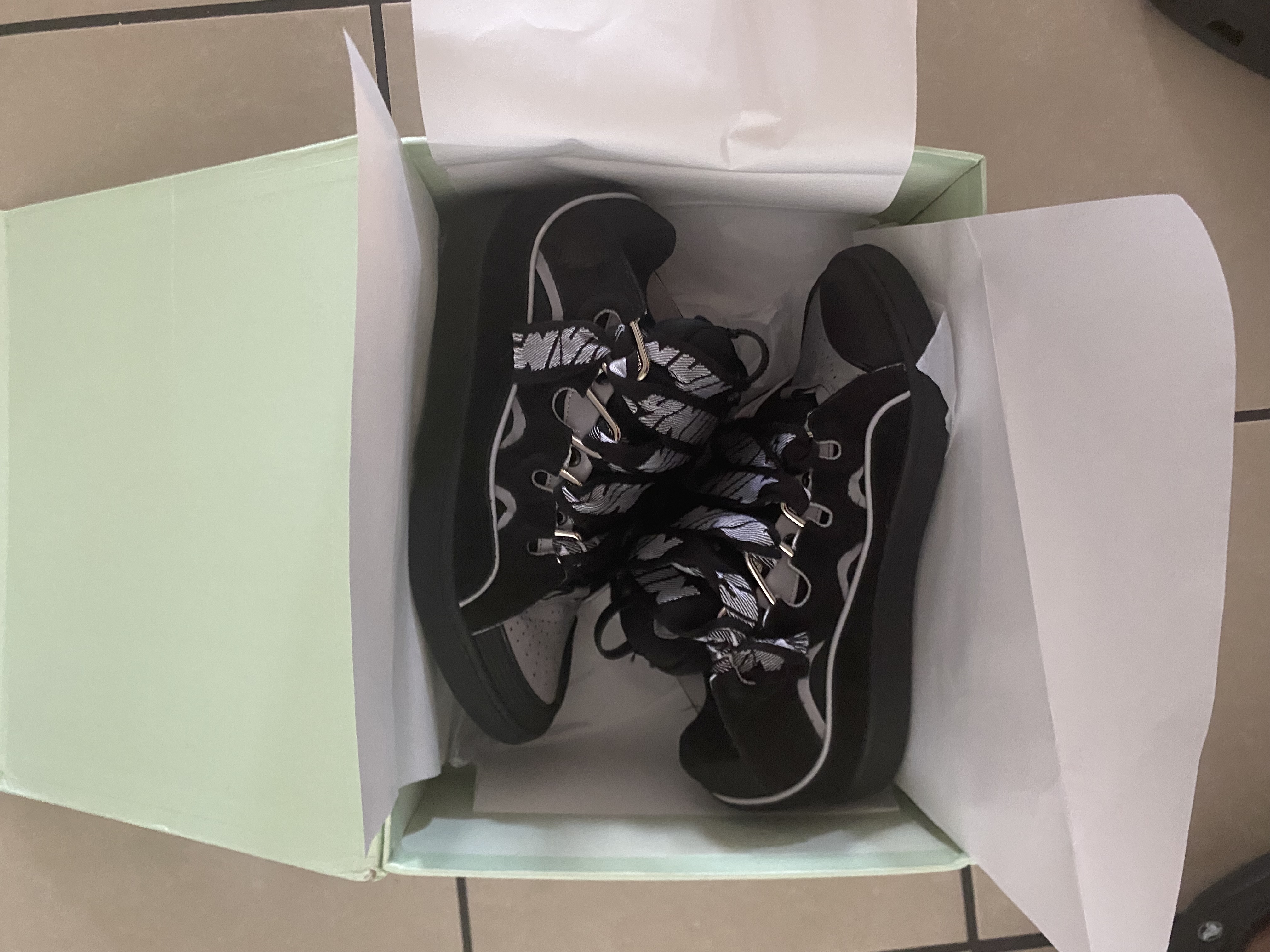 Lanvin Leather Curb Triple Black Sliver review Jr 05