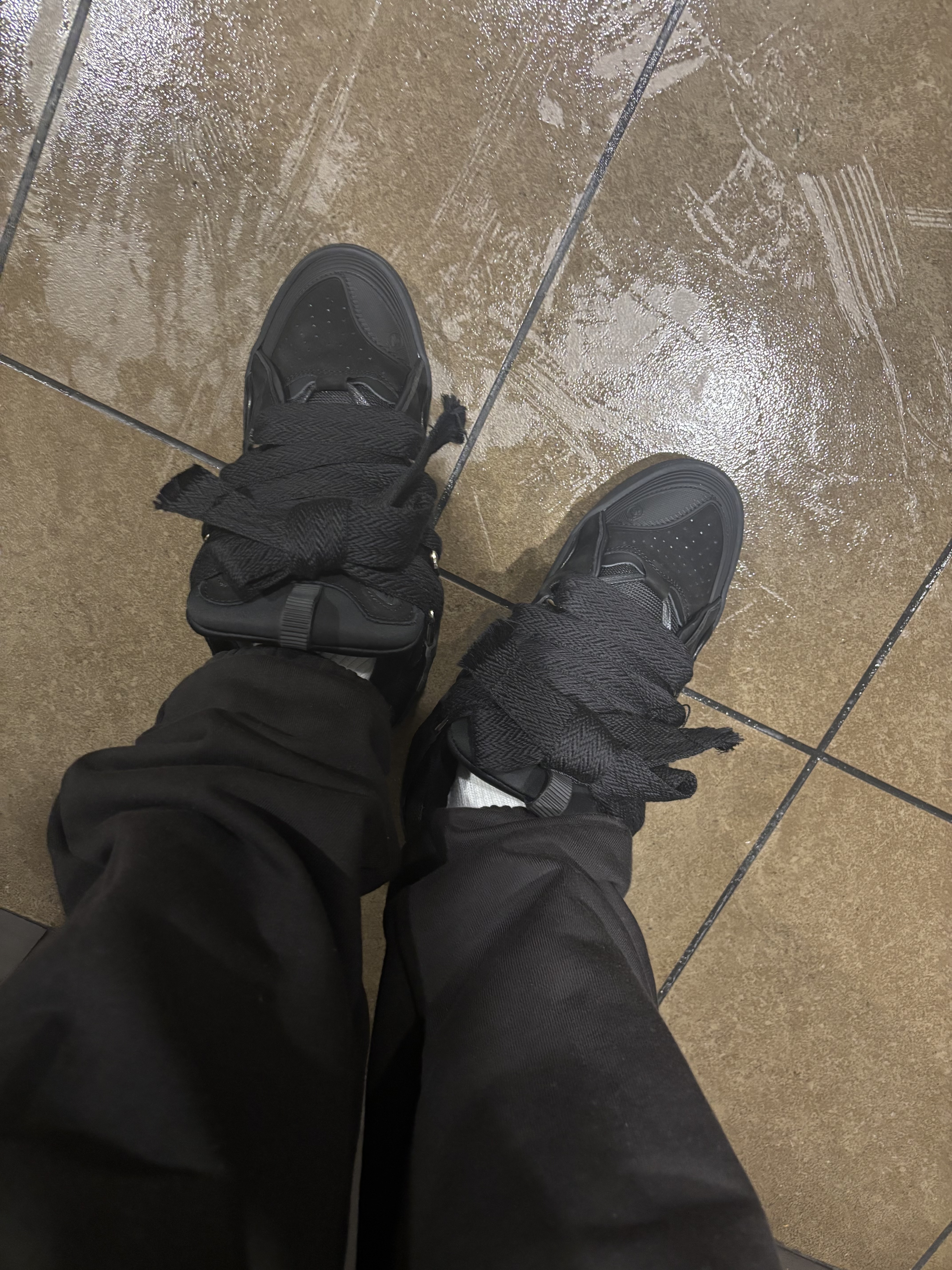 Lanvin Leather Curb Triple Black FU-SKDK12-DRAG-P25101047 review akii 01