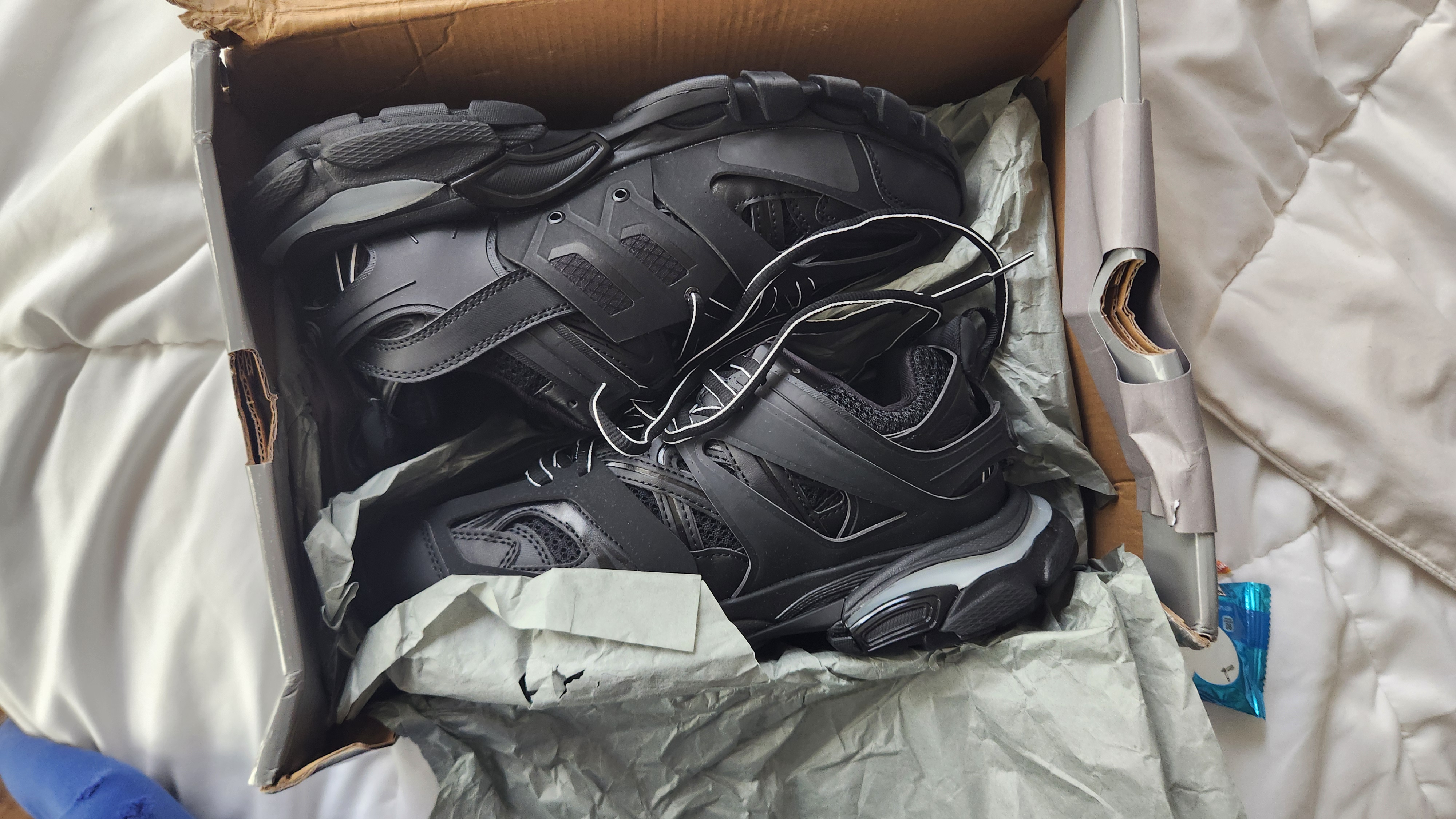 Balenciaga Track LED Black 555032 W1GB7 1000  review Balenciaga track led 00