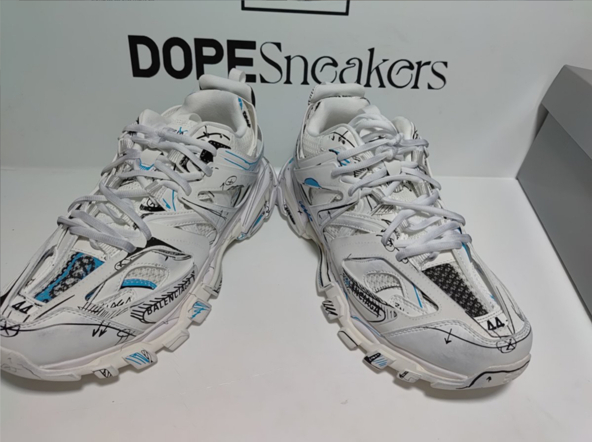 Balenciaga Track. Black Graffiti Art 542436 W3SRA 9014 review ggggg 01