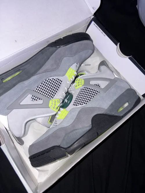 Air Jordan 4 Retro SE“Neon” CT5342-007 review 