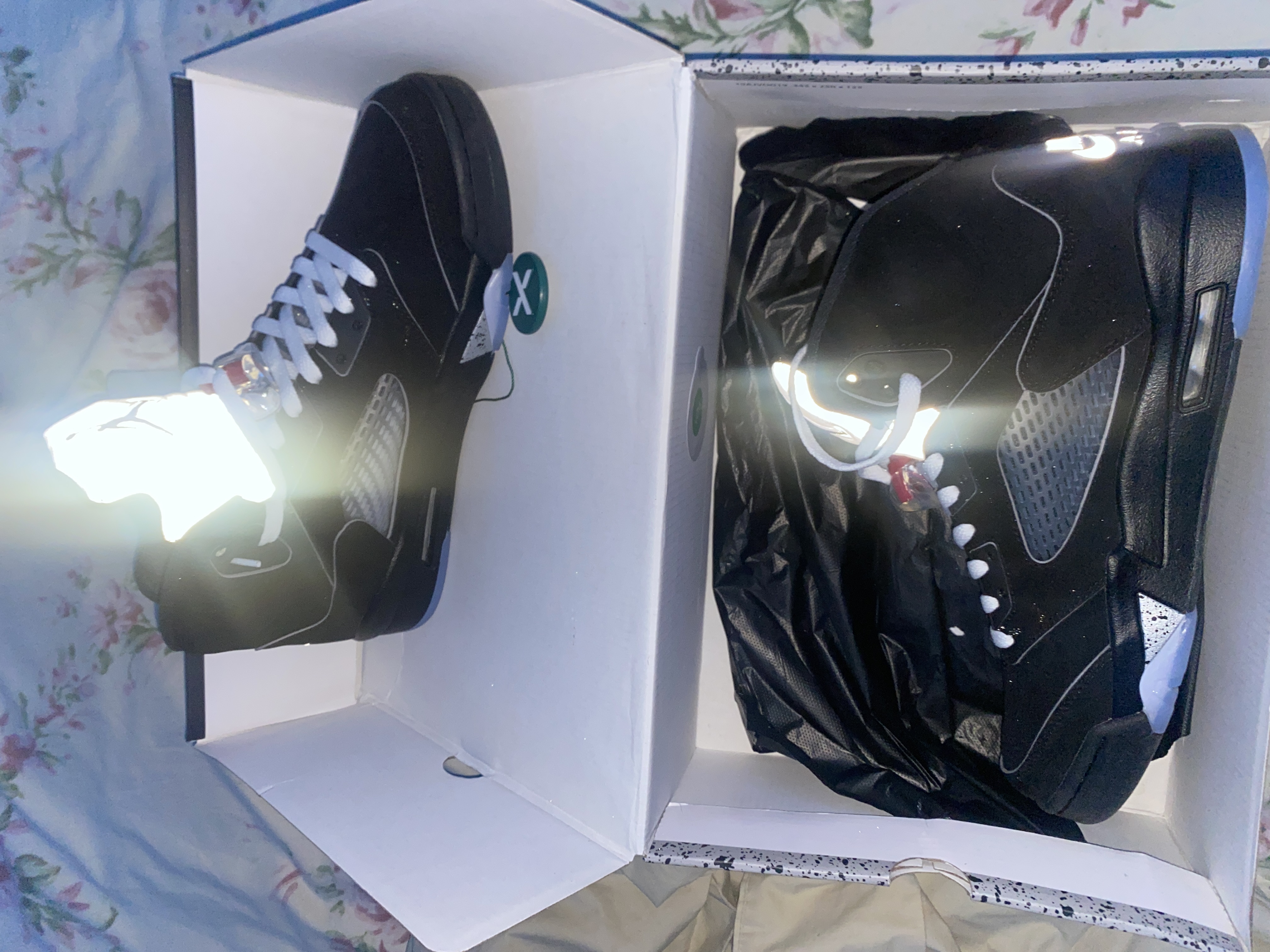 Air Jordan 5“Black Metallic Reimagined" HF3975-001 review Carbonez