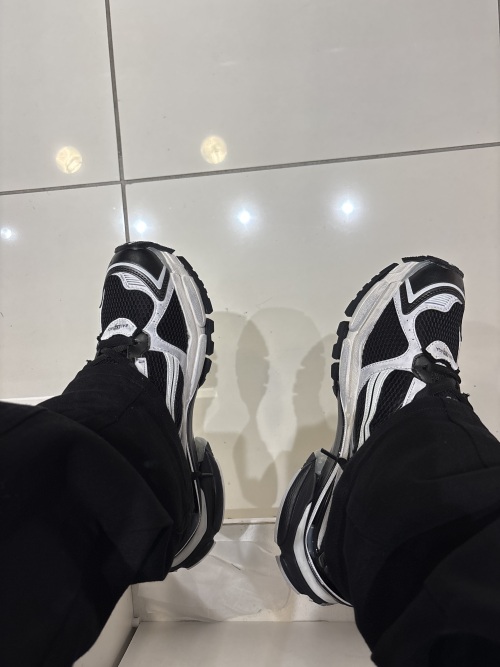 Balenciaga Runner7 Sneaker 'White Black'72774 W3RMU 9010 review 