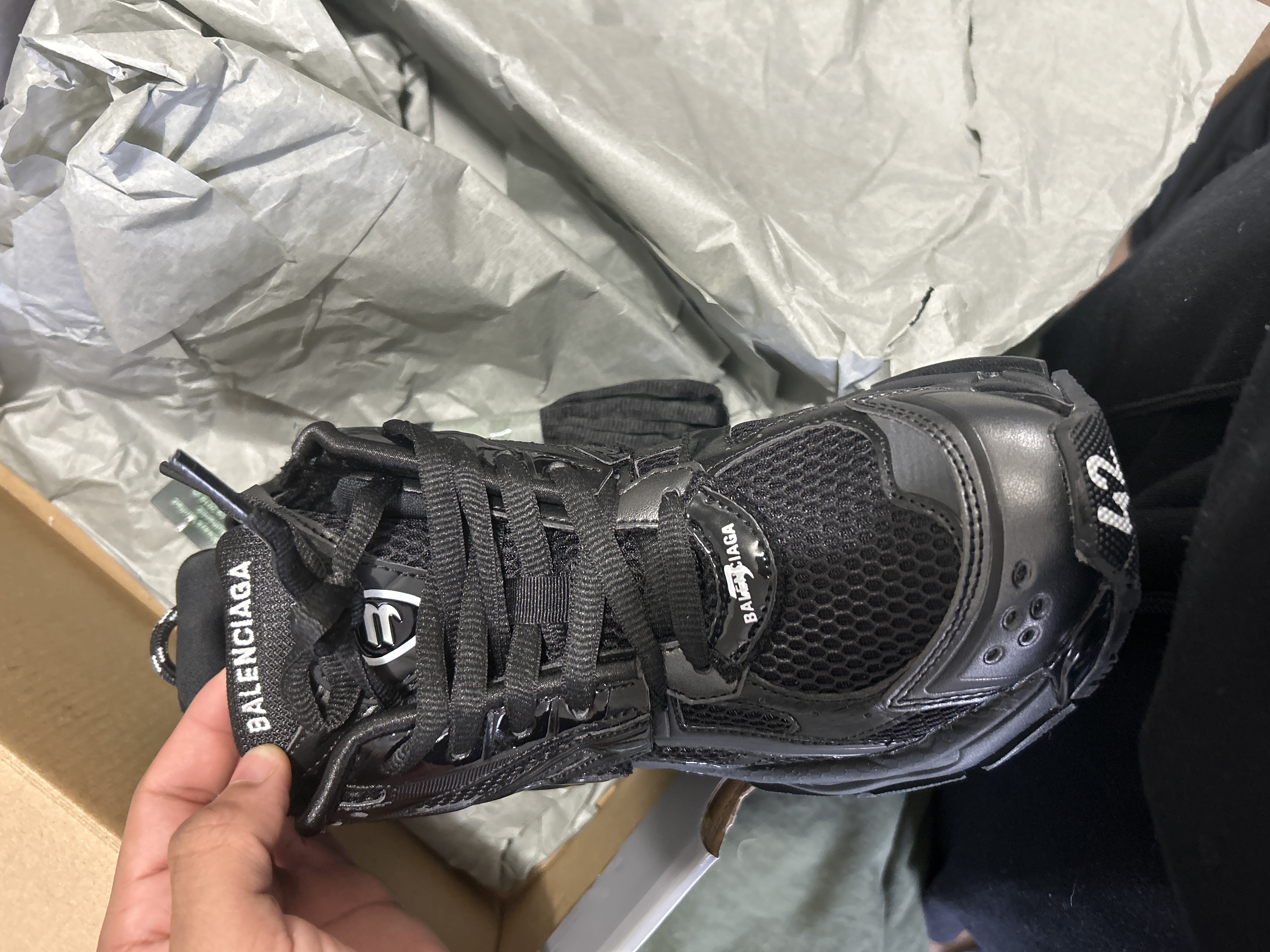 Balenciaga Runner Black 656065W3RA11000 review stefan 02