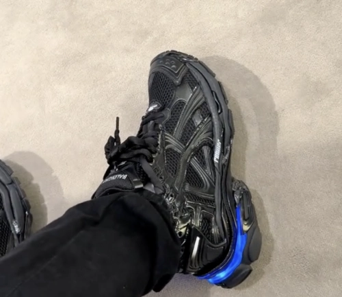 Balenciaga RUNNER LED SNEAKER IN BLACK reviewed by