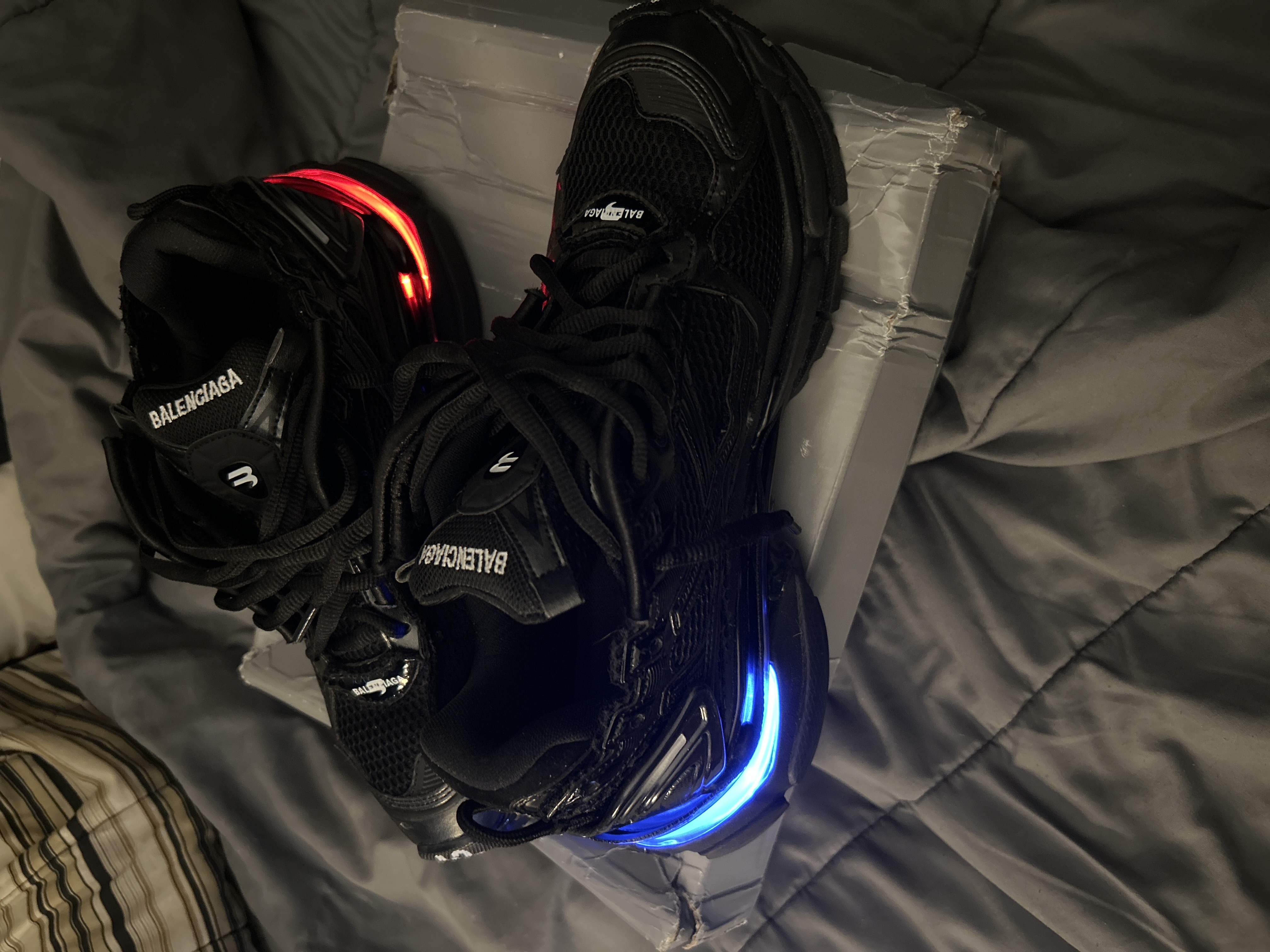 Balenciaga RUNNER LED SNEAKER IN BLACK review 2