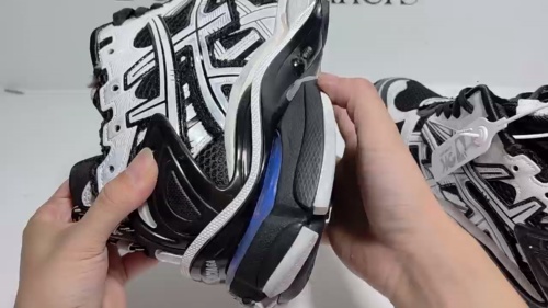 Balenciaga RUNNER LED SNEAKER IN BLACK  AND WHITE reviewed by