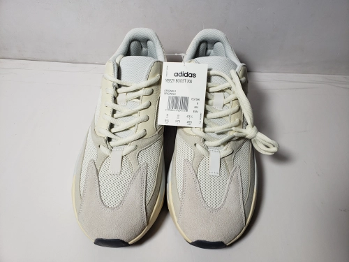 Yeezy Boost 700 Analog EG7596