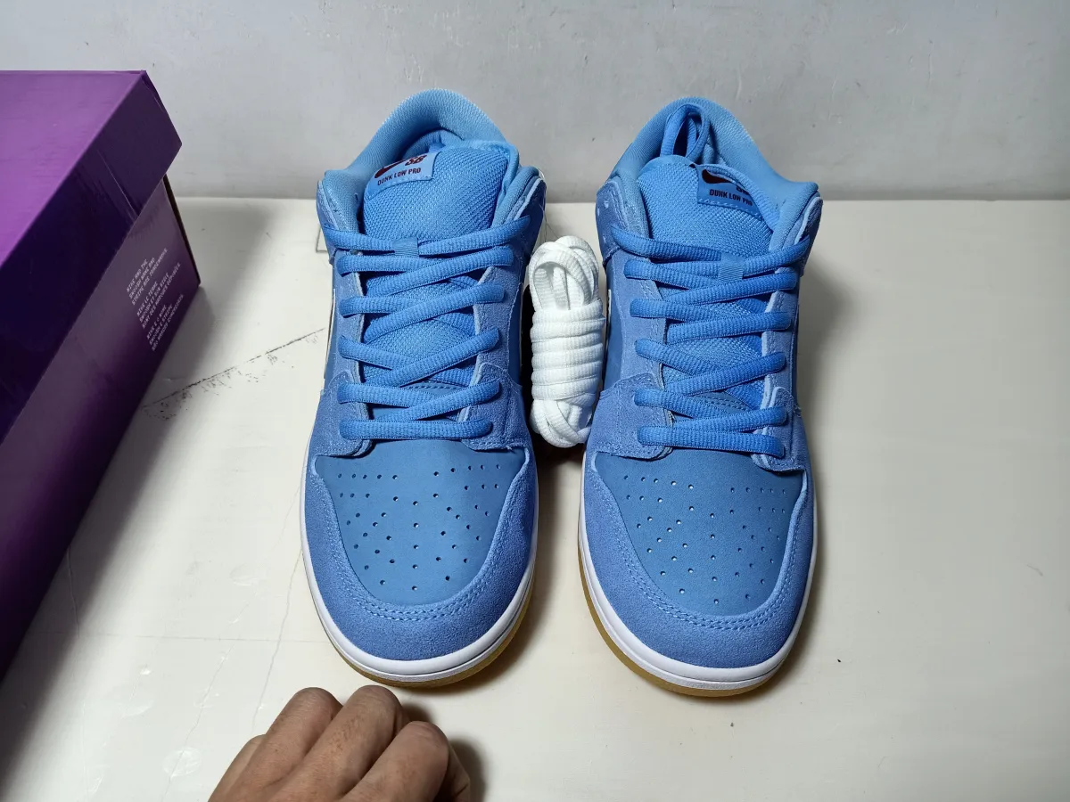 Dopesneakers QC Pictures |Nike SB Dunk Low Philadelphia Phillies DQ4040-400