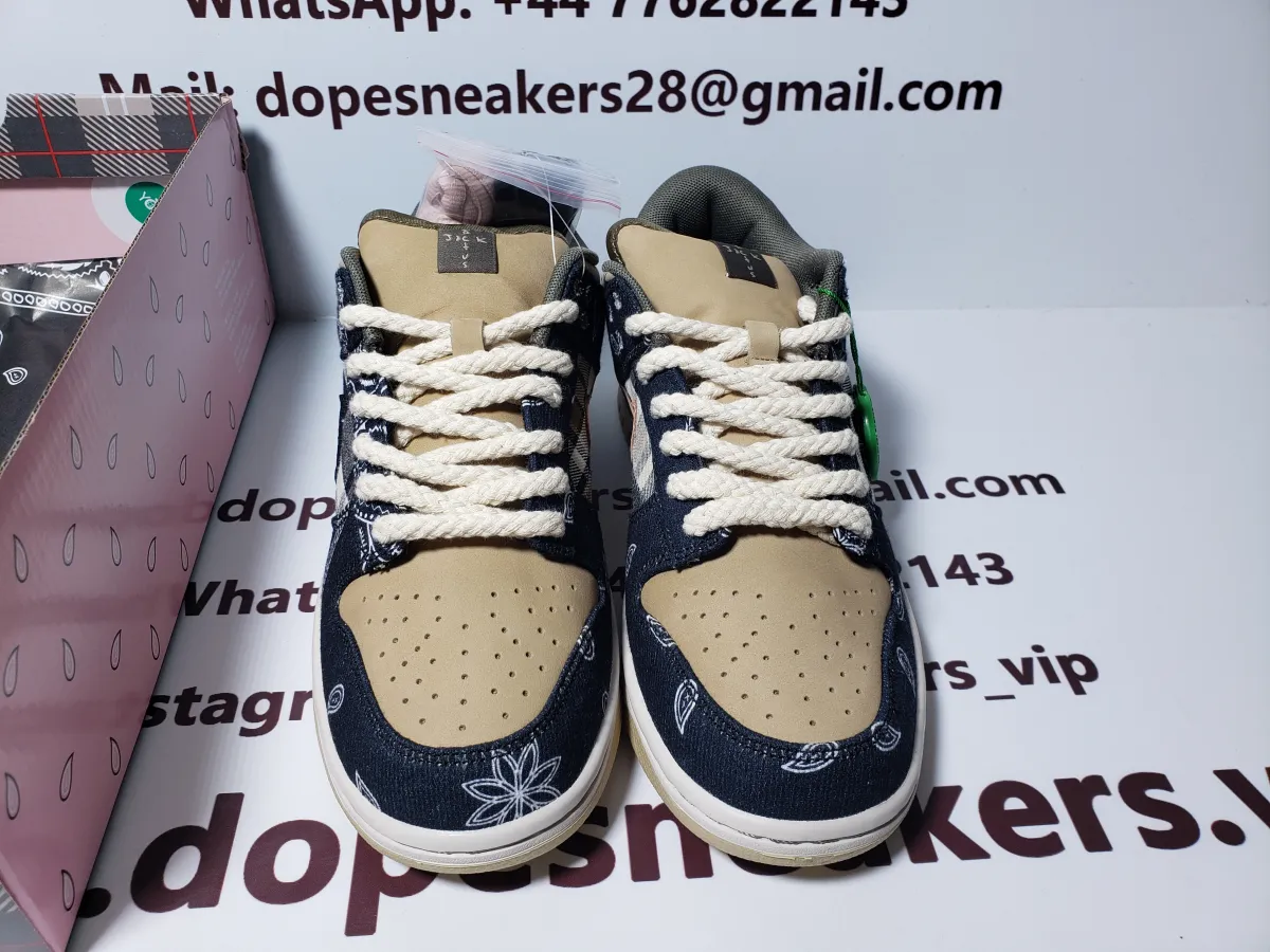Dopesneakers QC Pictures |FAKE Travis Scott x Nike SB Dunk Low CT5053-001