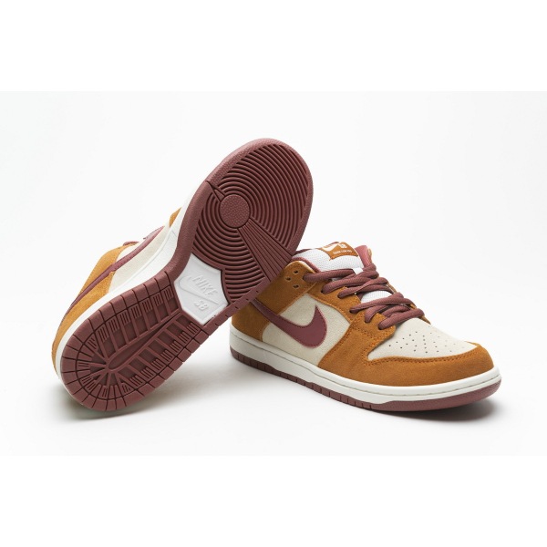 OG Dunk SB Low Pro Dark Russet Cedar, BQ6817-202