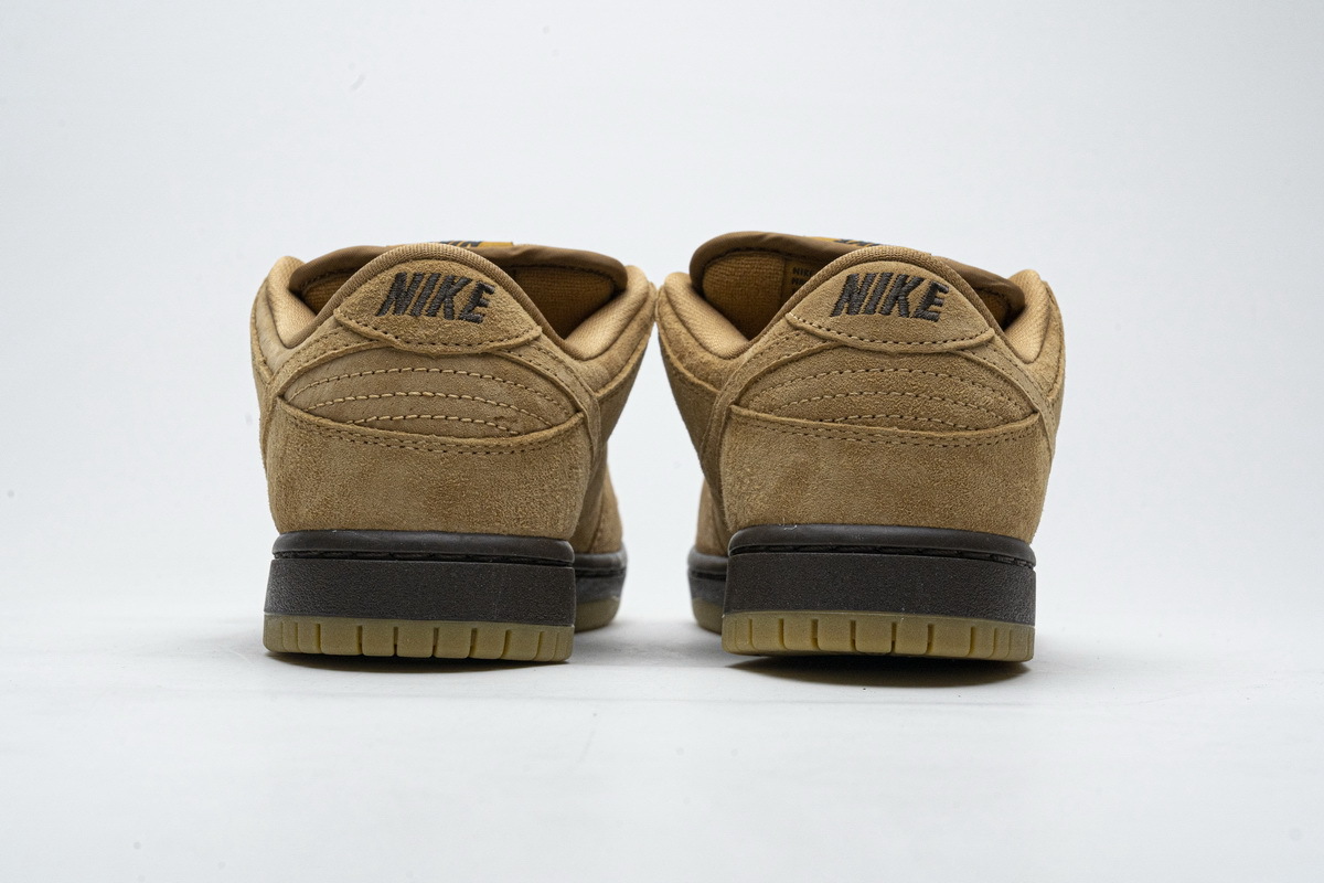 OG Dunk SB Low Wheat (2020), BQ6817-204
