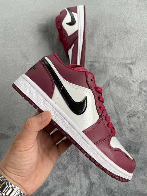 OG Jordan 1 Low Noble Red, 553558-604
