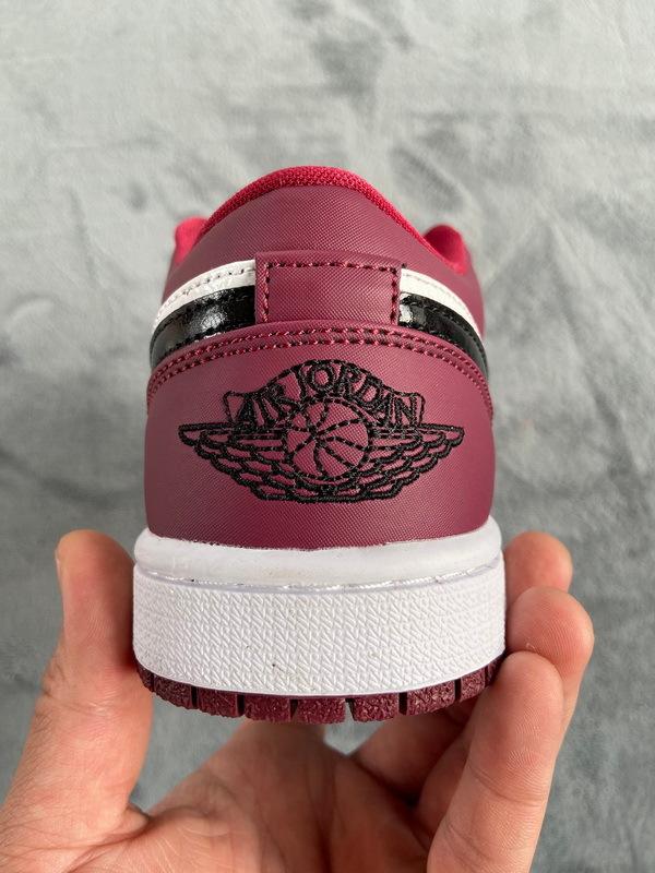 OG Jordan 1 Low Noble Red, 553558-604