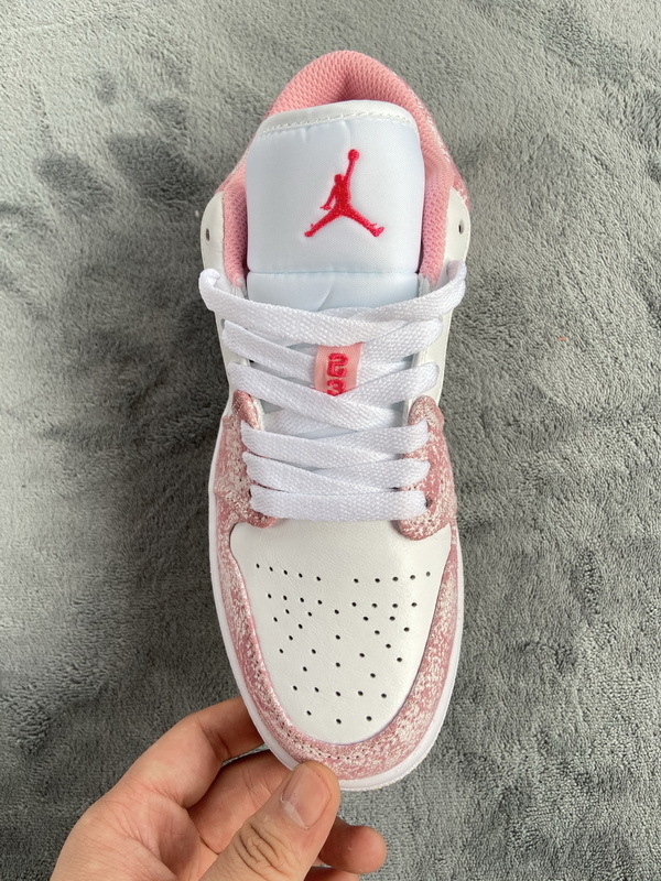 OG Jordan 1 Low Paint Drip (GS), CW7104-601