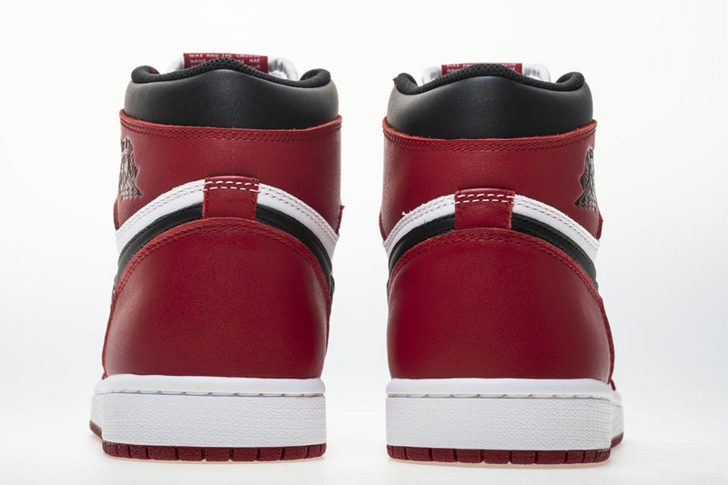 OG Jordan 1 Retro Chicago (2015), 555088-101