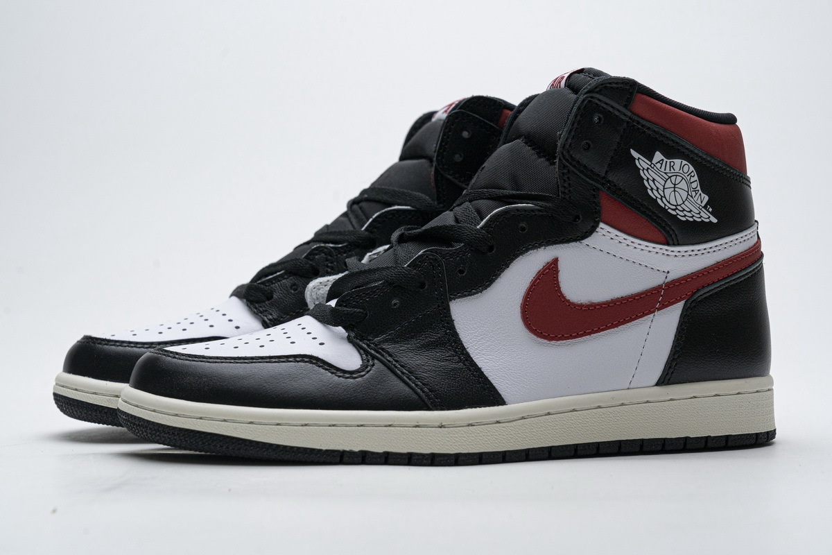OG Jordan 1 Retro High Black Gym Red, 555088-061