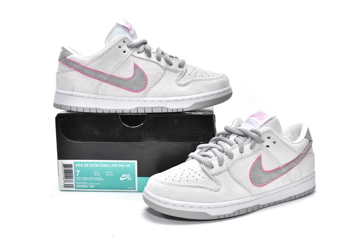 OG SB Dunk Low Ishod Wair Flat Silver,895969-160