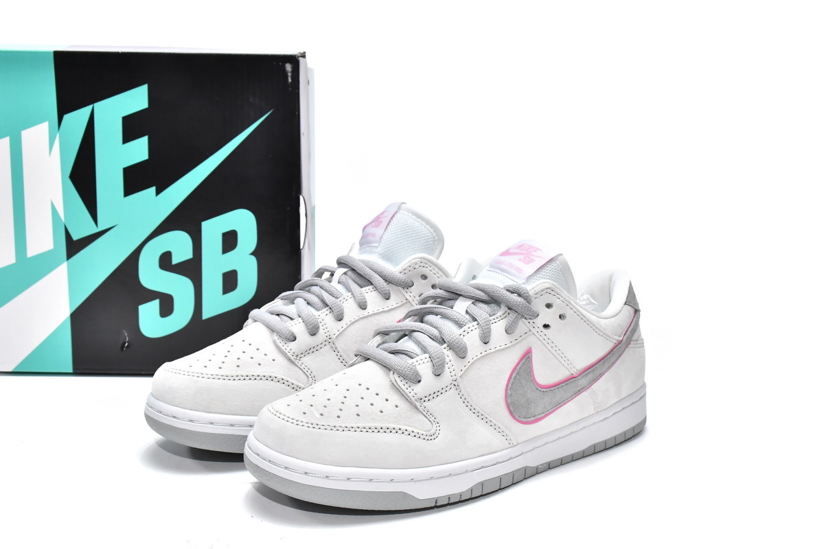 OG SB Dunk Low Ishod Wair Flat Silver,895969-160