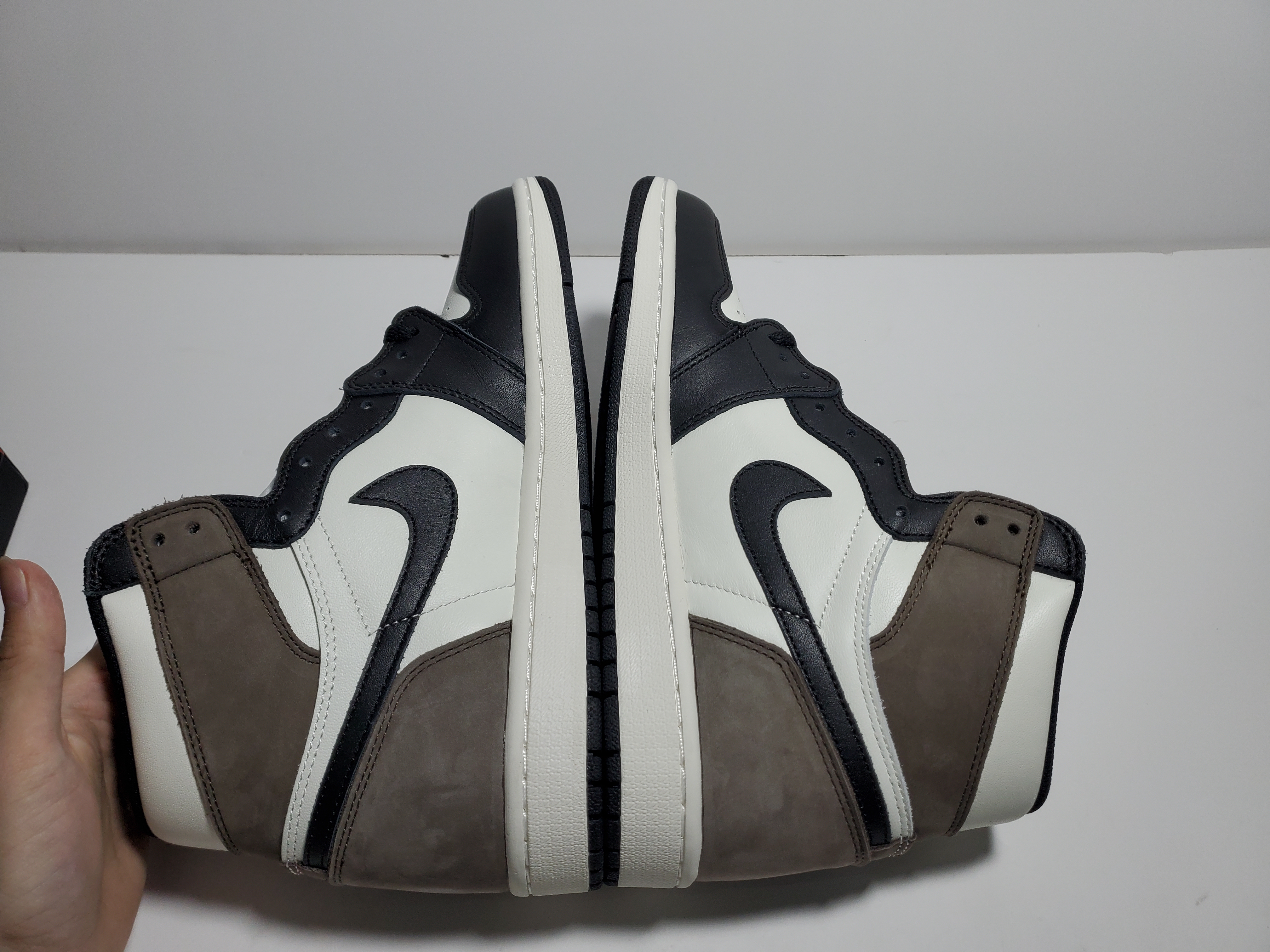 LJR Jordan 1 Retro High Dark Mocha，555088-105 
