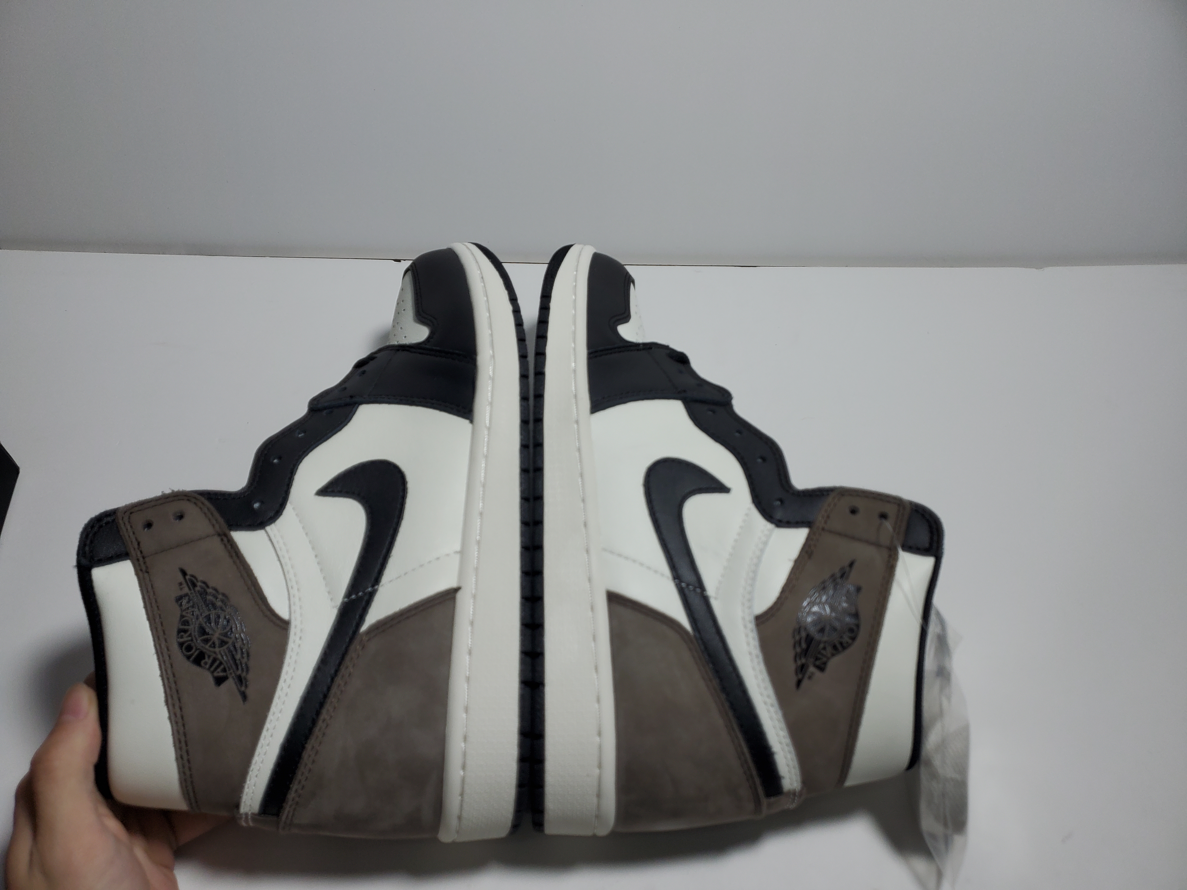 LJR Jordan 1 Retro High Dark Mocha，555088-105 